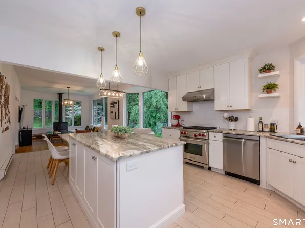 297 Oscaleta Road, Ridgefield, CT 06877