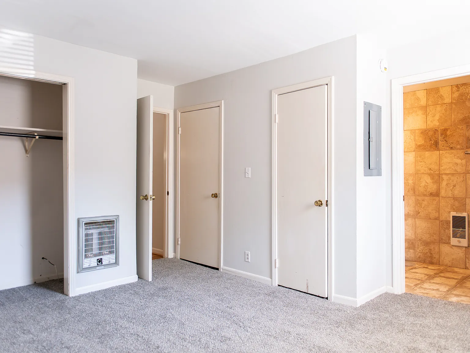 1 bed, 832 sqft, $1,050 — Photo 3