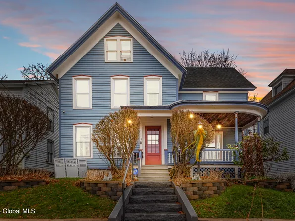 16 1st Avenue, Gloversville, NY 12078