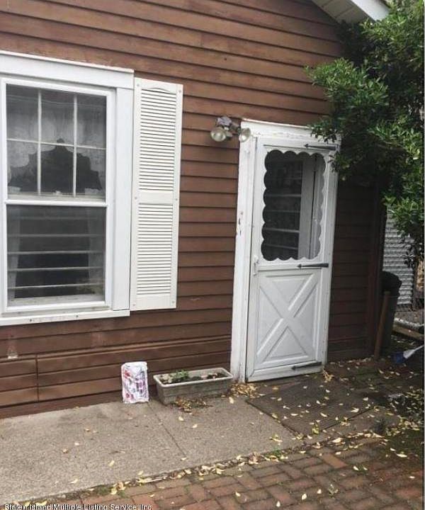 1st image of 6 Station Ave