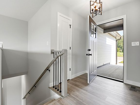 4th image of 3811 Canyon Ridge Dr