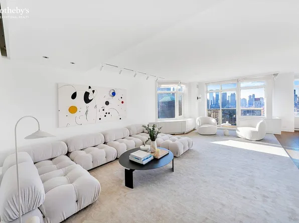 188 E 64th St APT 2501, New York, NY 10065