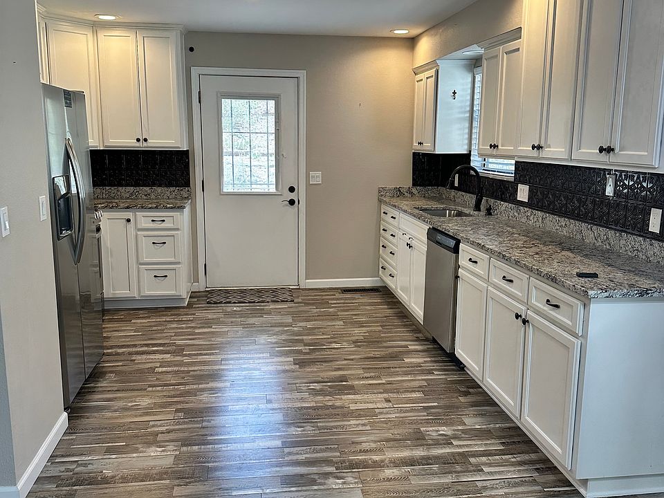2nd image of 2766 Joshua Tree Ln #0