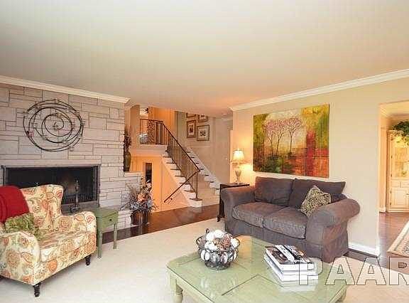 4th image of 5929 N Briarwood Ln