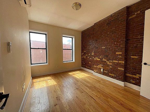 2nd image of 510 Chauncey St #5