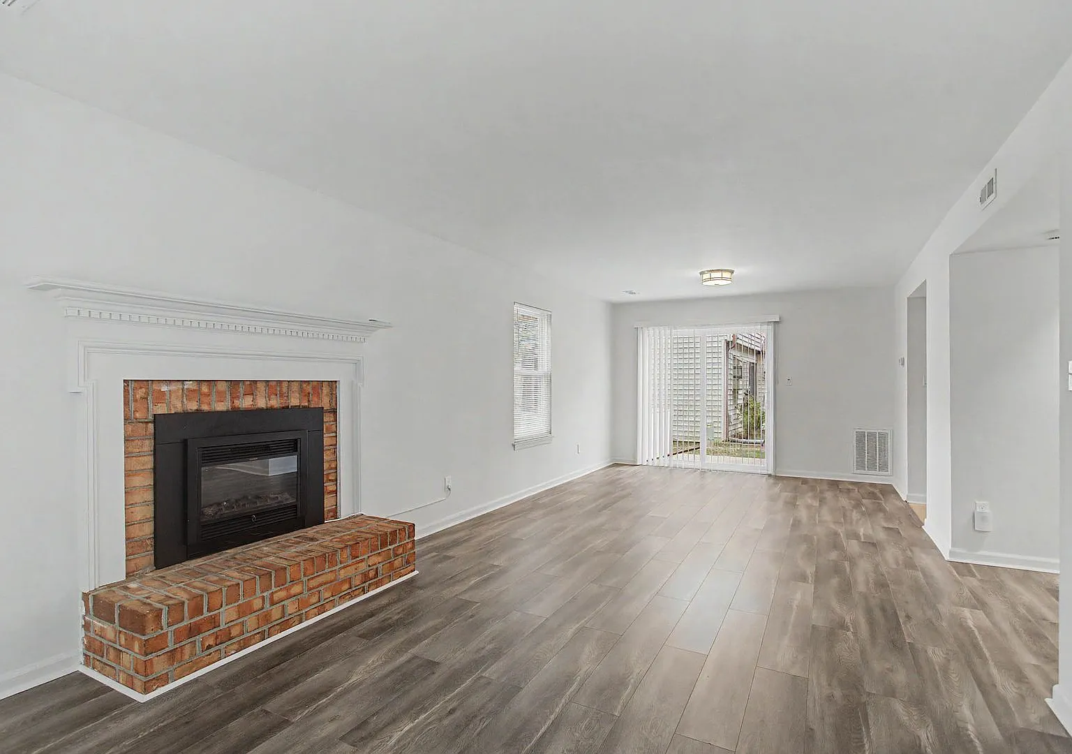 285 Merrimac Trail Unit 5 — Photo 2