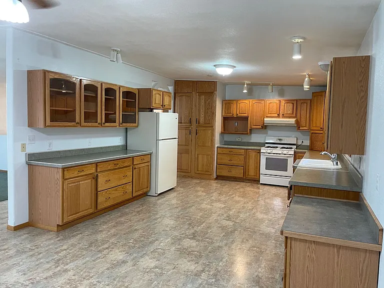 2408 Main St — Photo 3