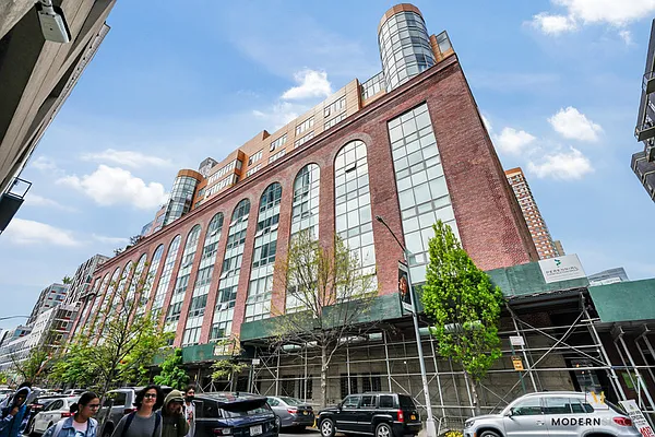 Rented by Modern Spaces | media 8