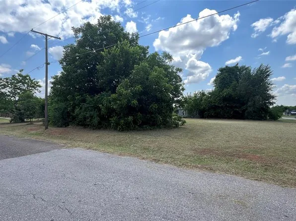 711 S Locust St #1-4, Guthrie, OK 73044