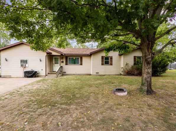 137 W Cline Street, Aurora, MO 65605