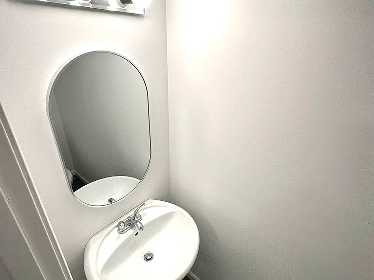 923 Four Seasons Blvd — Photo 6