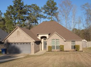 137 Foxchase Dr, Haughton, LA 71037