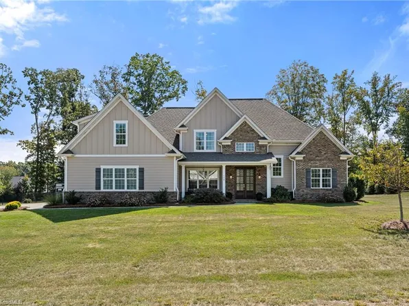 128 Lantern Dr, Advance, NC 27006