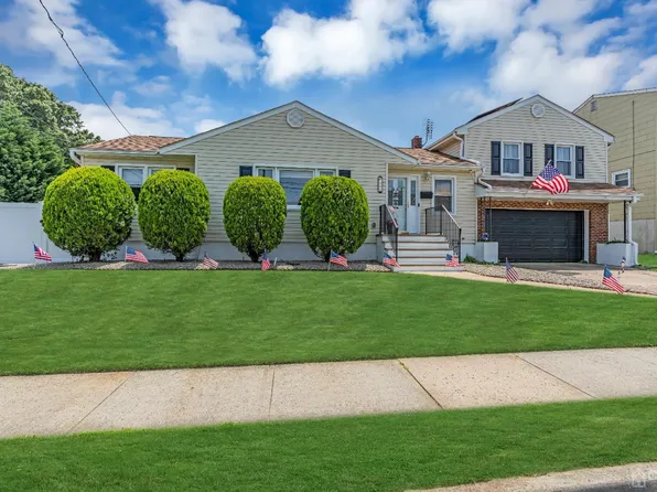 414 Park Ave, Union Beach, NJ 07735