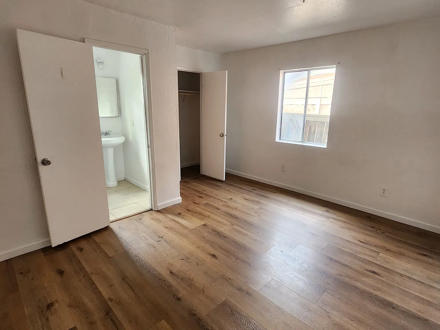 2 bed, 838 sqft, $1,500 — Photo 4