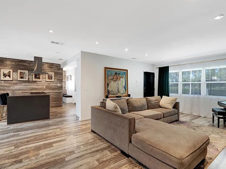 4029 Coldwater Canyon Ave — Photo 5