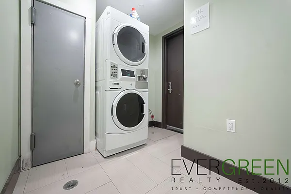 Rented by Evergreen Apartments BK | media 23