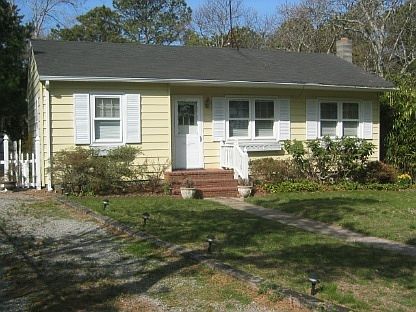 1st image of 15 Mulford Ln