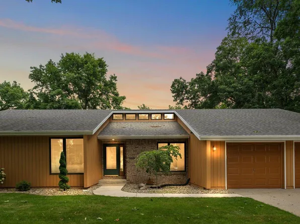 1881 N Ridgeview Rd, Michigan City, IN 46360