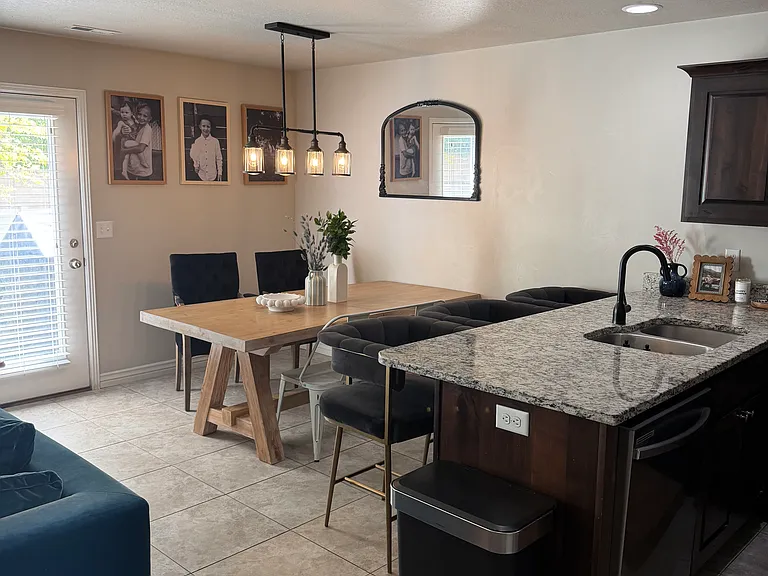 1139 W 2050 S — Photo 3