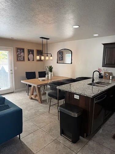 1139 W 2050 S Photo 1