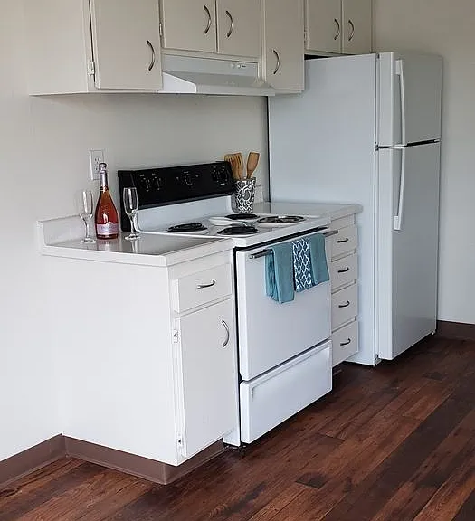 180 N First St. — Photo 38