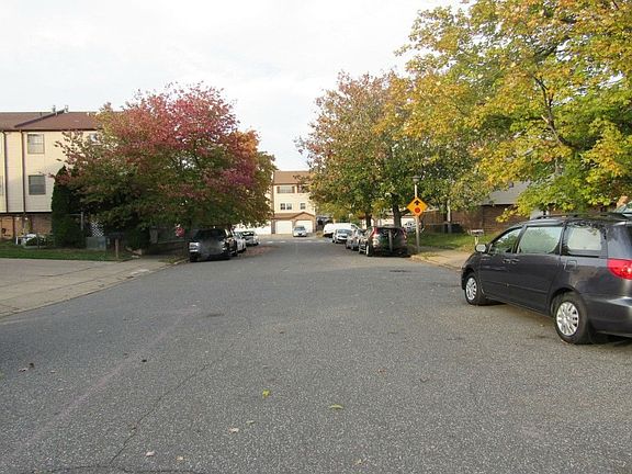 5th image of 13035 Blakeslee Ct #B