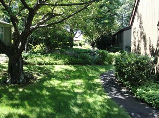 631 Onondaga Ln, Stratford, CT 06614