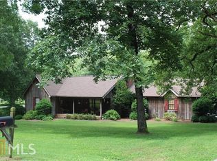 81 Woodcrest Dr, Cartersville, GA 30120