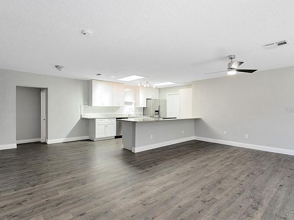 3rd image of 1457 E Hartley Cir