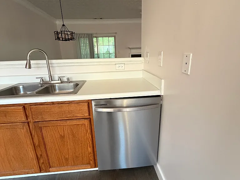 2509 Thorngate Dr — Photo 8