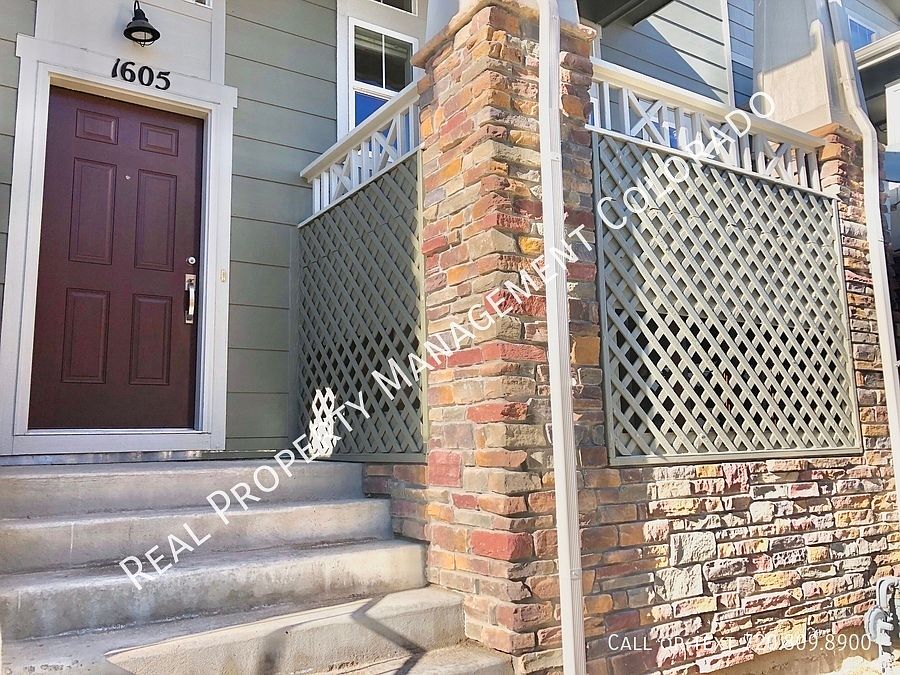 1st image of 1605 Venice Ln