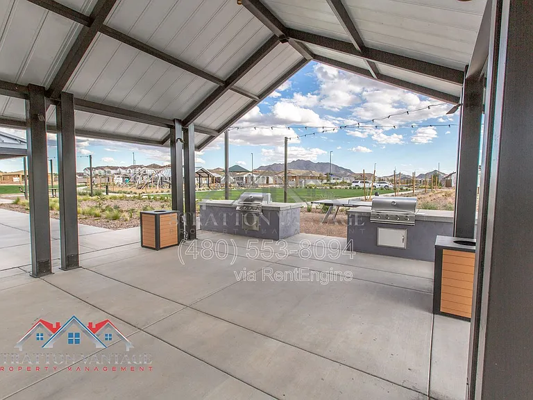 2304 E Kelly Dr — Photo 46
