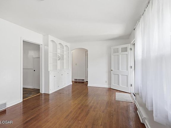 4th image of 2726 E 13th St