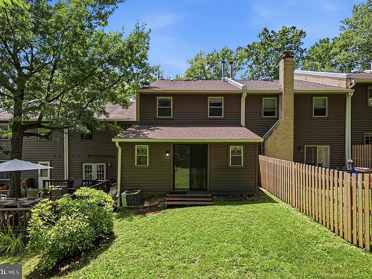 106 Woodside Cir — Photo 25