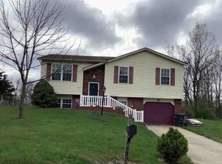 408 Saint Rose Dr, Godfrey, IL 62035