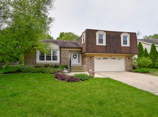 2328 Richmond Dr, Wheaton, IL