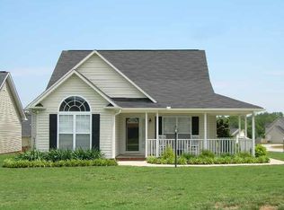 519 Plantation Creek Dr, Boiling Springs, SC 29316