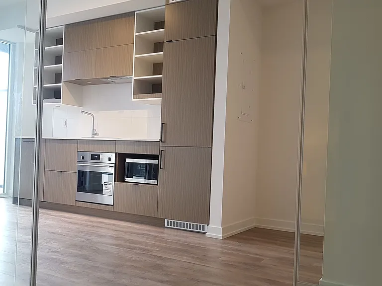 20 Edward St #2420 — Photo 6