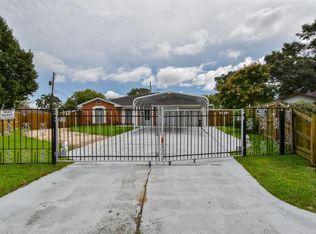 509 Lloyd Dr, Baytown, TX 77521