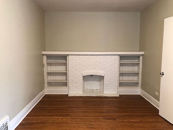 3rd image of 1103 S Lombard Ave