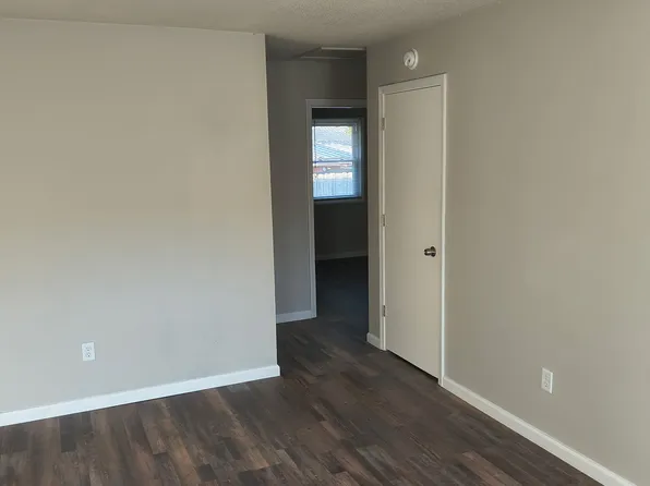 405 McBarnes St #9, Decatur, IN 46733