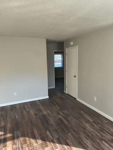 405 McBarnes St #9 Photo 1