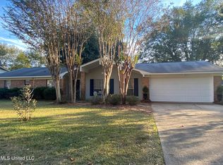 1206 Manchester Dr, Clinton, MS 39056