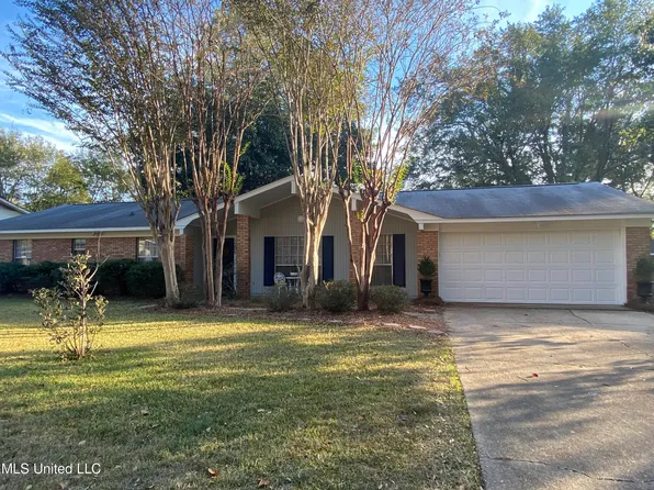 1206 Manchester Dr, Clinton, MS 39056