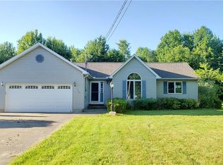 5709 W Maple Rd, Geneva, OH 44041