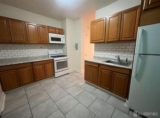 952 Jackson Ave #1R, Elizabeth, NJ 07201