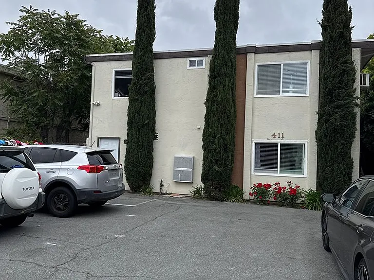 411 Emerald Ave — Photo 1