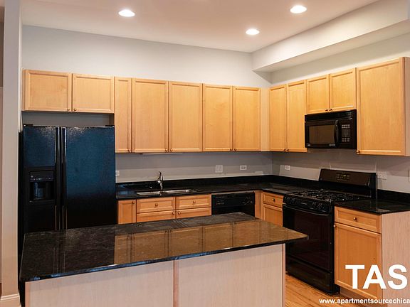 2nd image of 1927 N Sedgwick St APT 1F