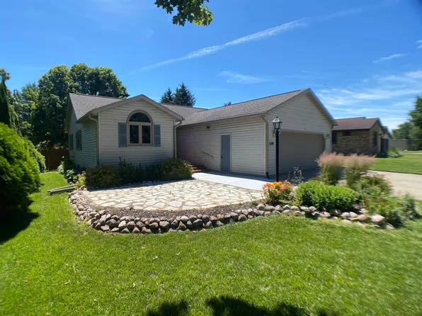 104 Redwood Ct, Bonduel, WI 54107